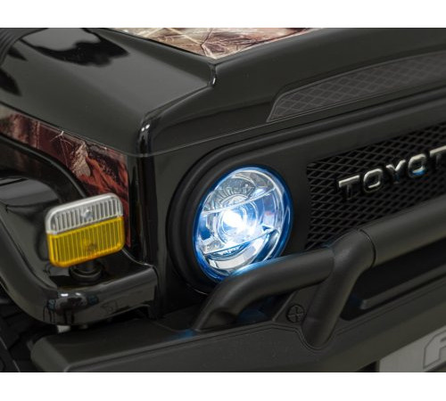 Дитяча акумуляторна машинка Toyota FJ Cruiser Чорна Дитяча акумуляторна машинка Toyota FJ Cruiser Чорна