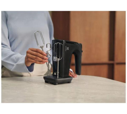 Міксер ELECTROLUX EHM4B