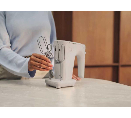 Міксер ELECTROLUX EHM4W