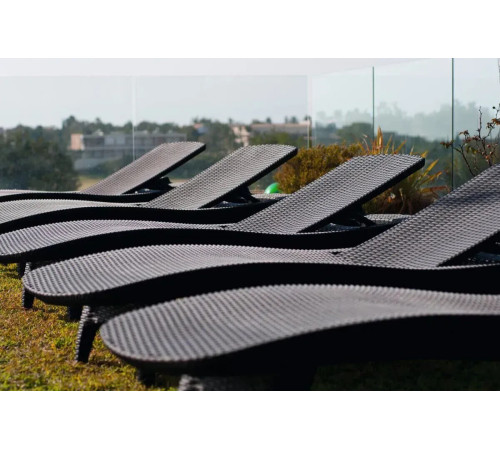 Коплект шезлонгів зі столиком Keter Pacific, 197 х 75 х 40,4 см - коричневий