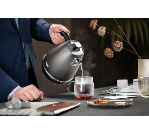 Електрочайник DeLonghi KBL 2001 W