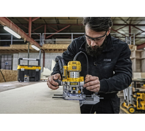 Фрезер Dewalt D26204K 900 Вт