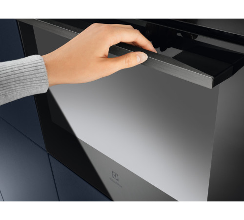 Духова шафа електрична ELECTROLUX KOEBP39WZ