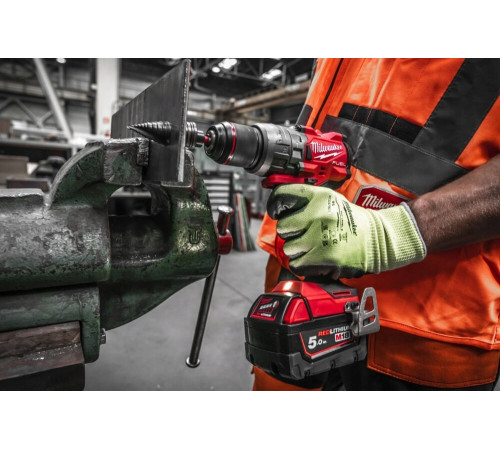 Дриль-шуруповерт Milwaukee M18 BLPDRC-402C + 2 акумулятори