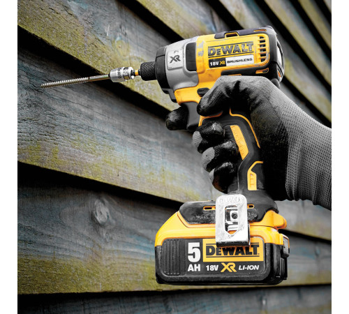 Гайковерт акумуляторний Dewalt DCF887P2 18 В