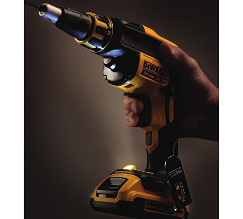 Шуруповерт акумуляторний Dewalt DCF620D2 18V